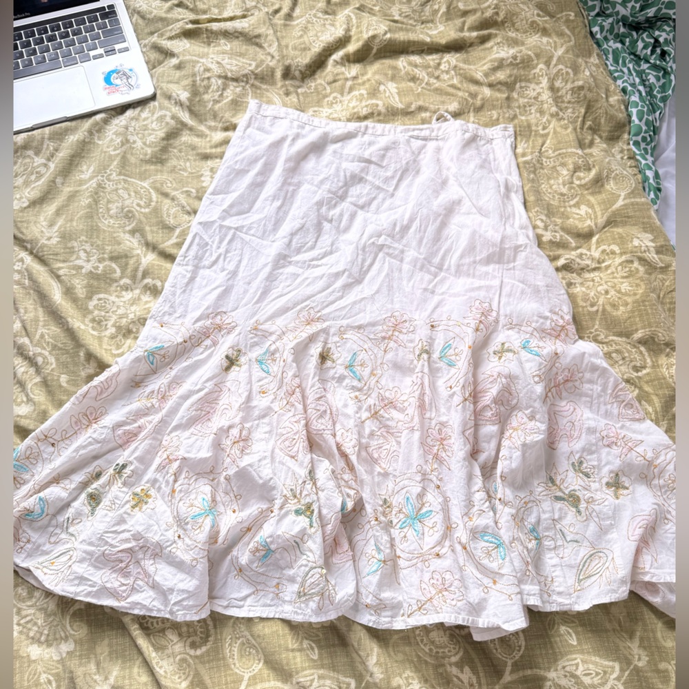 JohnPaulRichard White Floral Embroidered Midi Skirt